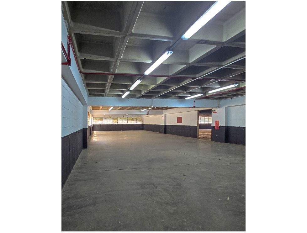 PISO INDUSTRIAL EN ALQUILER 1.200 M2 - URB LA YAGUARA - 6