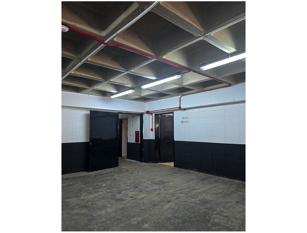 PISO INDUSTRIAL EN ALQUILER 1.200 M2 - URB LA YAGUARA - 13