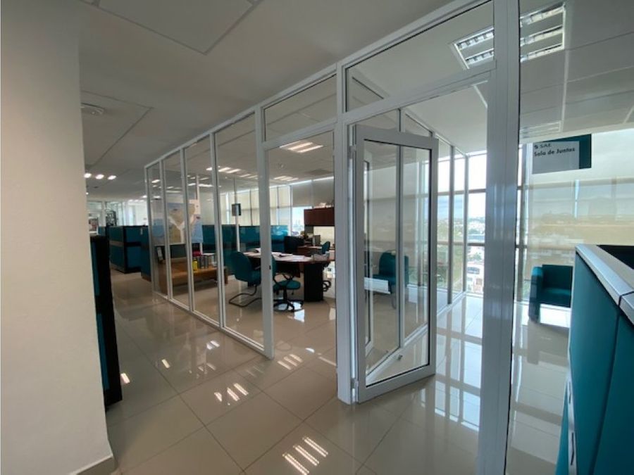 oficina en renta en cancun plaza terraviva 420 m2 140700 mxn