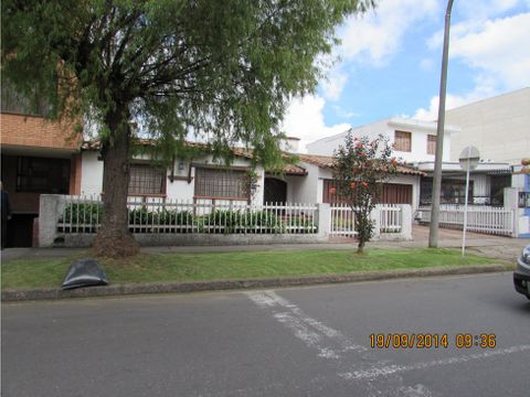 se vende casa en la calleja