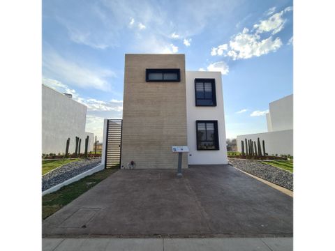 venta casa nueva zona norte salida a zacatecas zona piva rioja vr