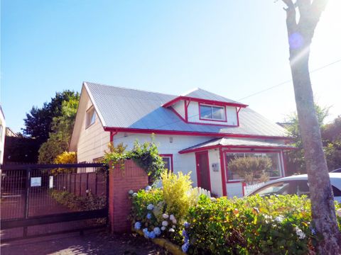 venta gran casa puerto varas frente al lago