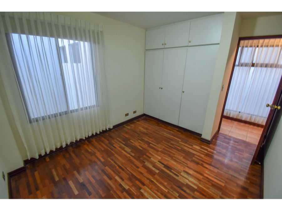 apartamento de 3 habitaciones en trejos montealegre a1295