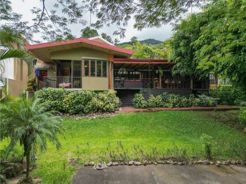 casa de una planta con 4 habitaciones en santa ana