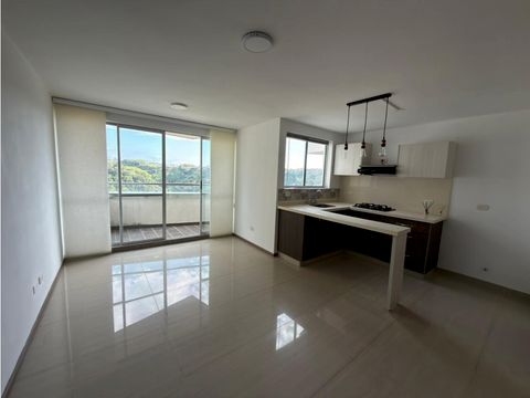 se alquila apartamento de 3 habitaciones alamos