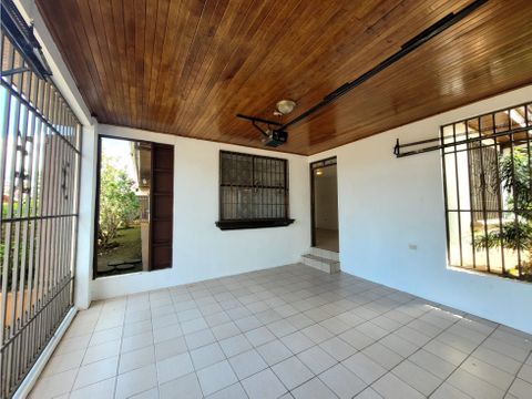 se vende casa en mercedes norte heredia