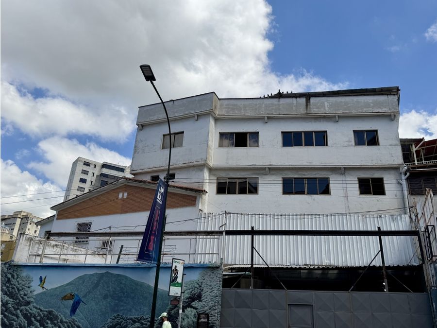 Se Alquila casa comercial/348M2/Los Palos Grandes/2943 4
