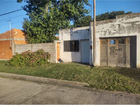 venta casa 2 dorm a refaccionar maipu y merlo