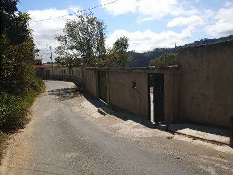 se vende casa 273mts2 4h4b4pe el junquito urb iberoamericana