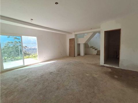 venta hermosa pb duplex con jardin obra gris urbsolar del hatillo my