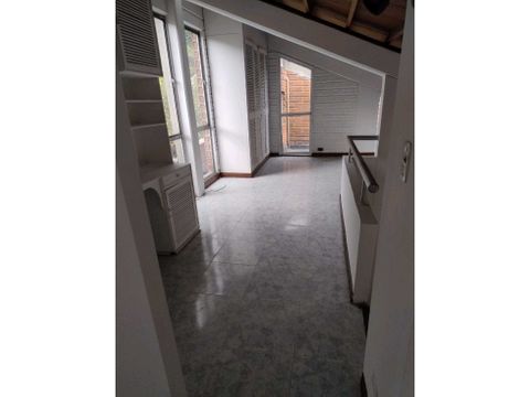 vendo amplio apartamento duplex san diego medellin