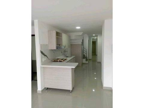 vendo apartamento duplex con parq para estrenarbarrio cabanitasbello