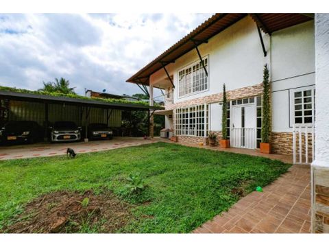 vendo casa campestre trifamiliar via aeropuerto el eden del quindio