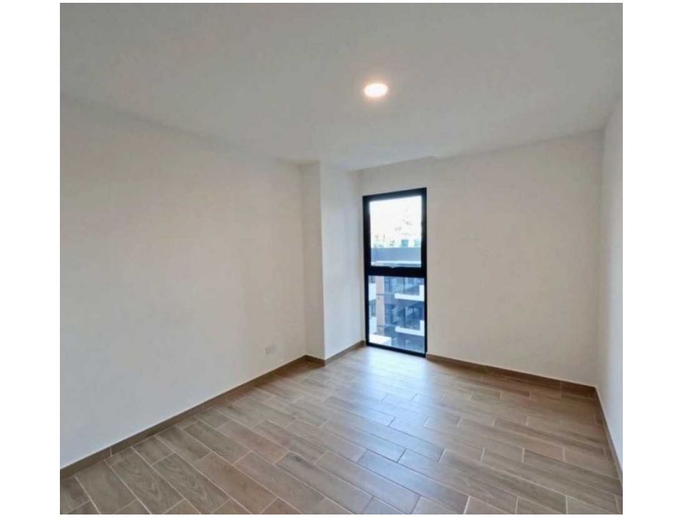 VIVE EN ZONA 14 | Apartamento de 3 habitaciones en Parque 14 - Miniatura 3