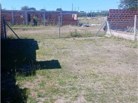 lote 10 x 30 m con construccion a terminar los hornos