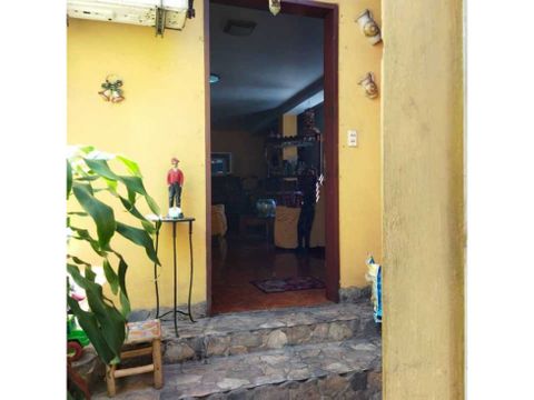 casa av panteon con local en venta 410m2