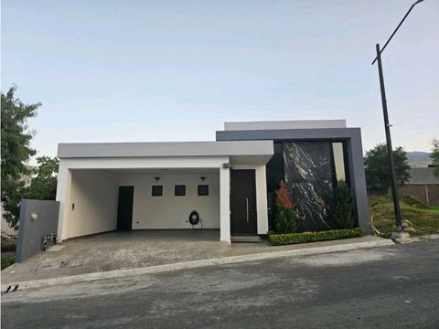 casa de lujo en un piso en privada santiago