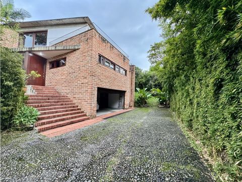 casa sector cantagirone con grandes espacios