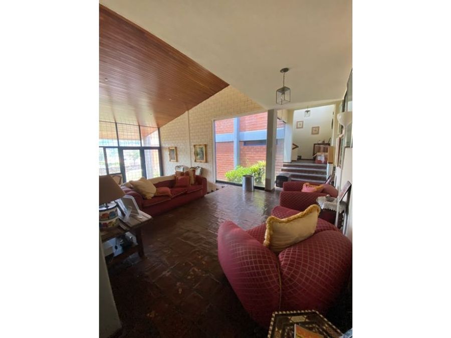 Vta/casa a remodelar/calle cerrada/450m const/1000m ter/4H+S/4.5B+S/5P 5