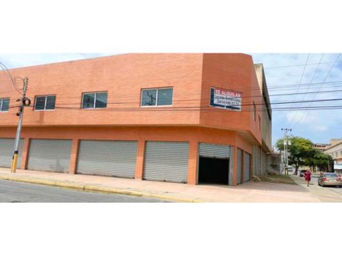 local a estrenar tubores con campo 150 m2