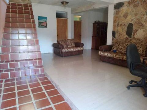 se vende casa 112m2 3h2b2p el junquito 8412