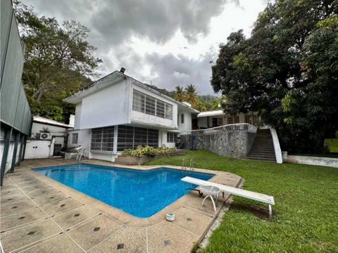 se vende quinta 1700m2 4h2s6b4p alta florida