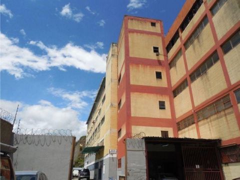 se vendealquila edificio industrial1182m2 guiacay 8991